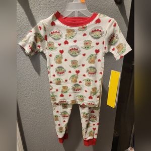 NWT Baby Yoda Valentines Pajama Set 4t